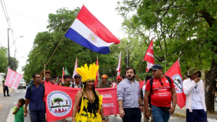 Campesinos e indígenas marchan en Paraguay para alertar por crisis climática