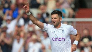 Anderson sparks South Africa slump as England eye series-levelling win