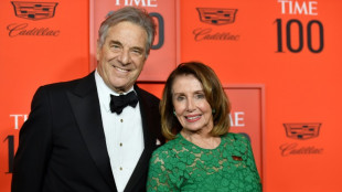 Pelosi, "desconsolada y traumatizada" por el ataque contra su esposo