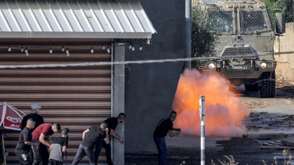 Tres palestinos muertos en una incursión israelí en Cisjordania con disparos de helicópteros