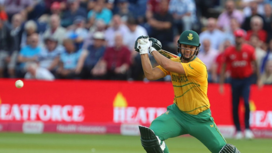 Rossouw and Hendricks take South Africa to 207-3 against England in 2nd T20