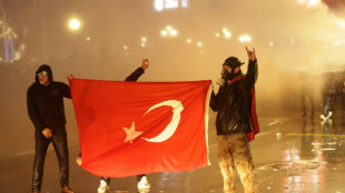 Turquie: première nuit en prison pour le maire d'Istanbul, la contestation continue