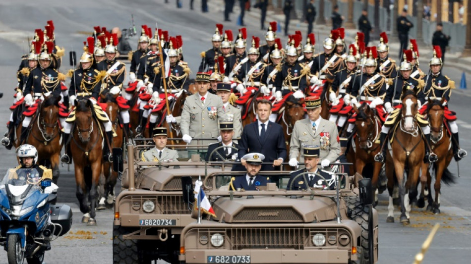 Francia celebra su fiesta nacional con fuerte despliegue policial