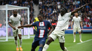 PSG: fin de saison pour Nuno Mendes, blessé à la cuisse