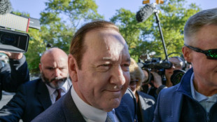 En procès à New York, Spacey confronté à l'homme qui l'accuse d'agression sexuelle en 86