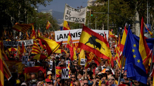 Multitudinaria manifestación en Barcelona contra plan de amnistía a independentistas catalanes