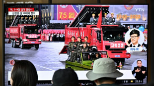 Corea del Norte organiza un desfile paramilitar por el aniversario de su fundación