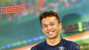 Albon to stay with Williams with dig at Piastri