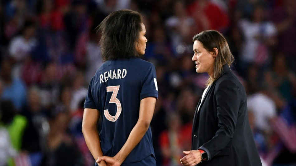 Bleues: Corinne Diacre face à l'insoutenable pression de ses cadres