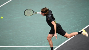 Masters 1000 de Paris: Tsitsipas tranquillement en 8es de finale