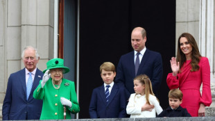 Surprise en fin de jubilé: Elizabeth II au balcon de Buckingham