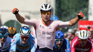 Jakobsen beats elite clique for European cycling title