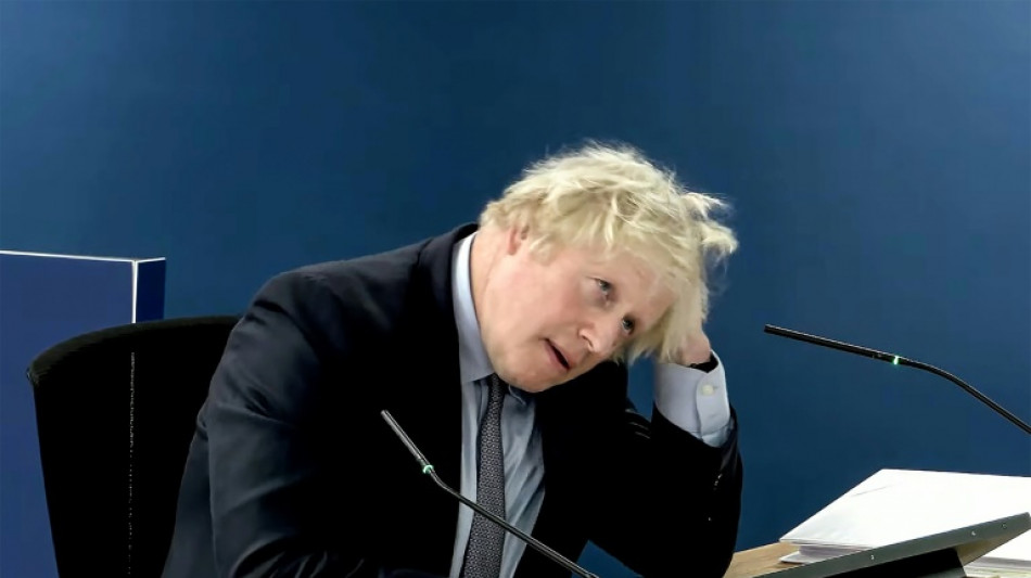 Boris Johnson pide perdón por "el dolor y las pérdidas" causados a las víctimas del covid