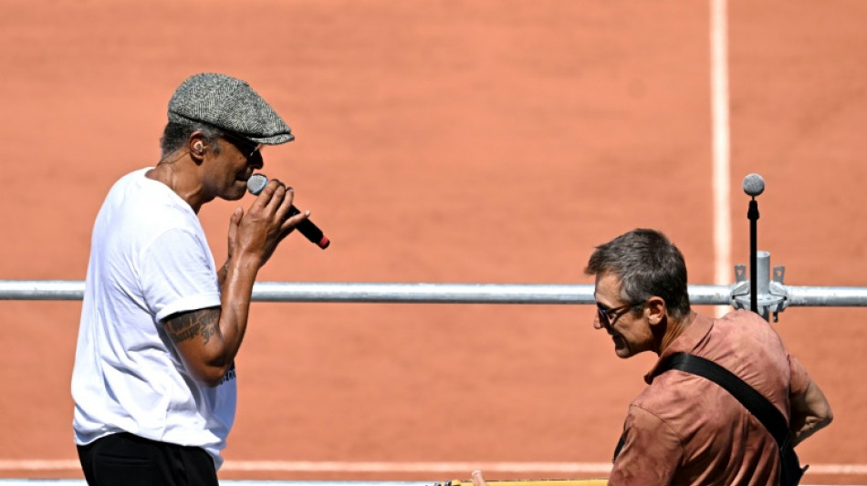 Roland-Garros: quarante ans après, Noah enflamme le Central