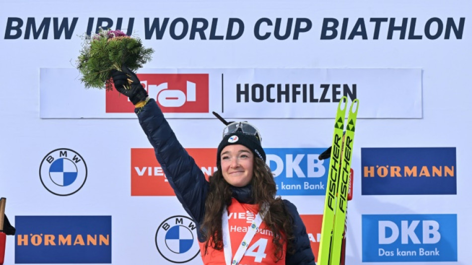 Biathlon: Jeanmonnot tutoie le perfection et voit double