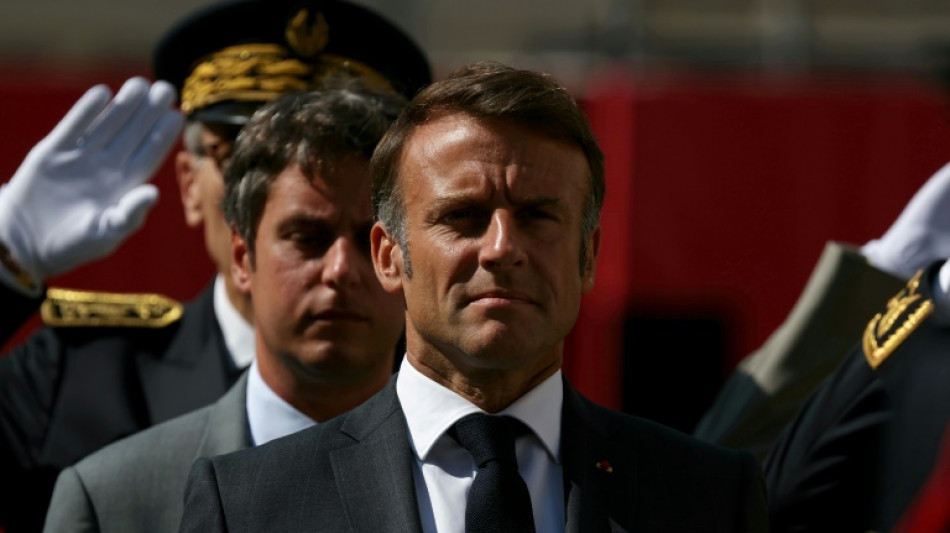 Avec des dirigeants africains, Macron commémore le débarquement en Provence, malgré la météo