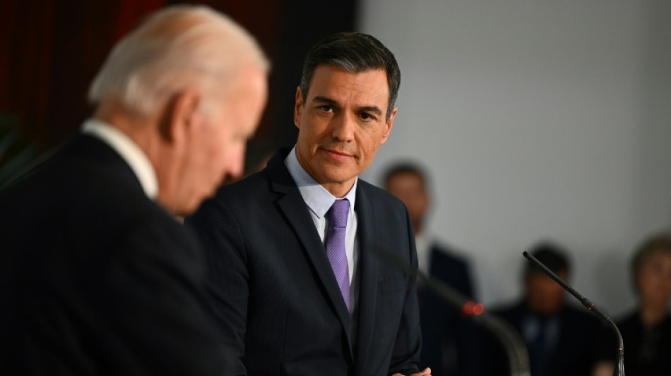 Pedro Sánchez dice a Biden que es "un ejemplo" en la defensa de la democracia