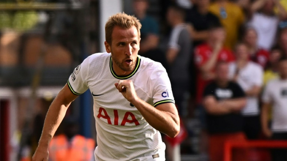 Kane fires Spurs, West Ham win piles pressure on Gerrard