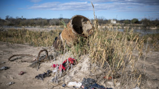 Caen a la mitad los cruces de migrantes en la frontera entre EEUU y México