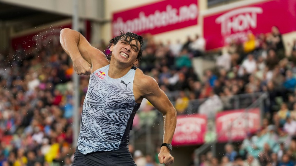 Duplantis sets outdoor pole vault record, Jacobs late withdrawal