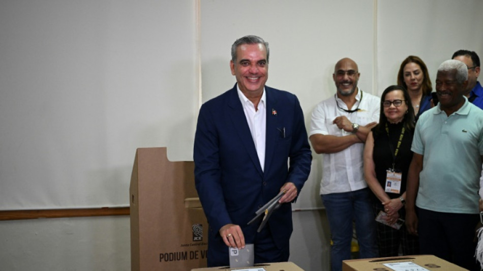 Presidente dominicano lidera elecciones marcadas por la crisis de Haití