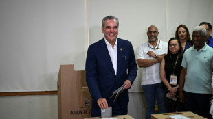 Presidente dominicano lidera elecciones marcadas por la crisis de Haití