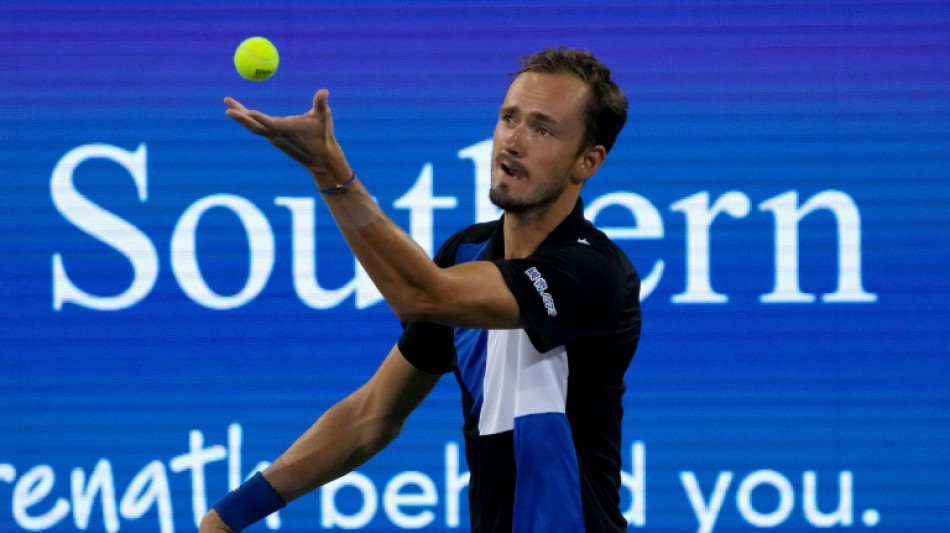 No.1 Medvedev moves into Cincinnati quarter-finals