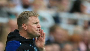 Newcastle tie down manager Howe to 'long-term deal'