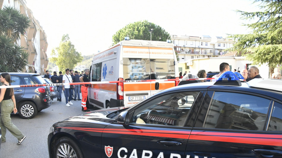 Su scooter rubato vede carabinieri e scappa, si schianta e muore