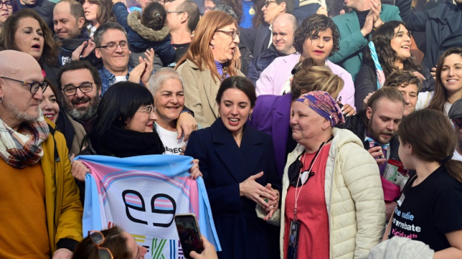 España avanza en la autodeterminación de género cuando otros países reculan