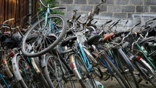 Las bicicletas cuentan historias de fugas en el frente sur de Ucrania