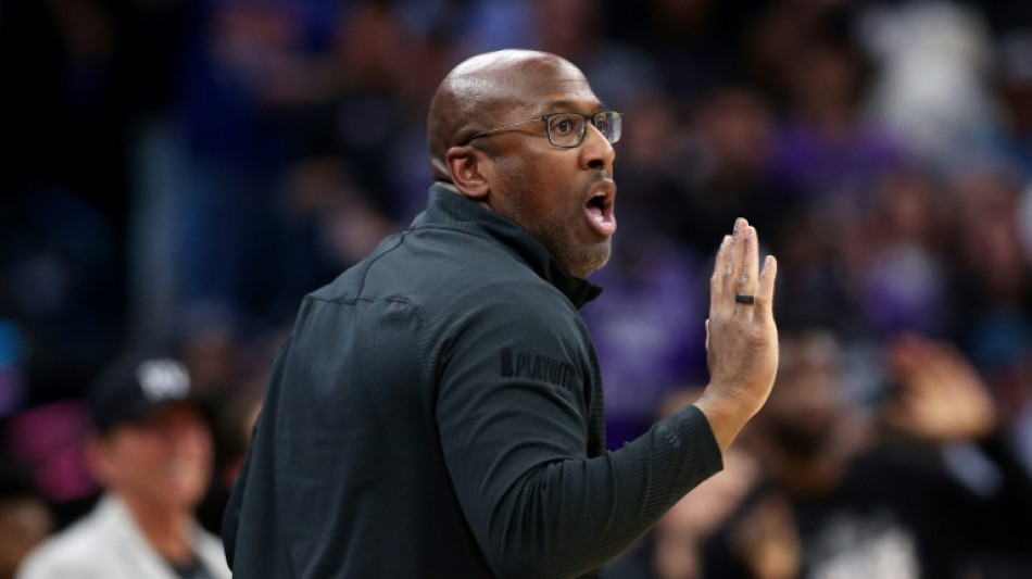 NBA: Mike Brown (Sacramento) élu meilleur entraîneur de la saison