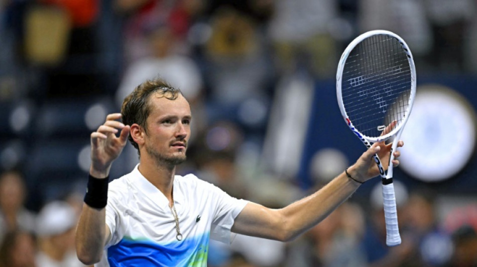 Medvedev holds off Cobolli to reach US Open last 16