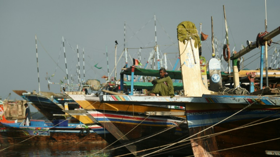 Gales lash India and Pakistan coast as Cyclone Biparjoy hits