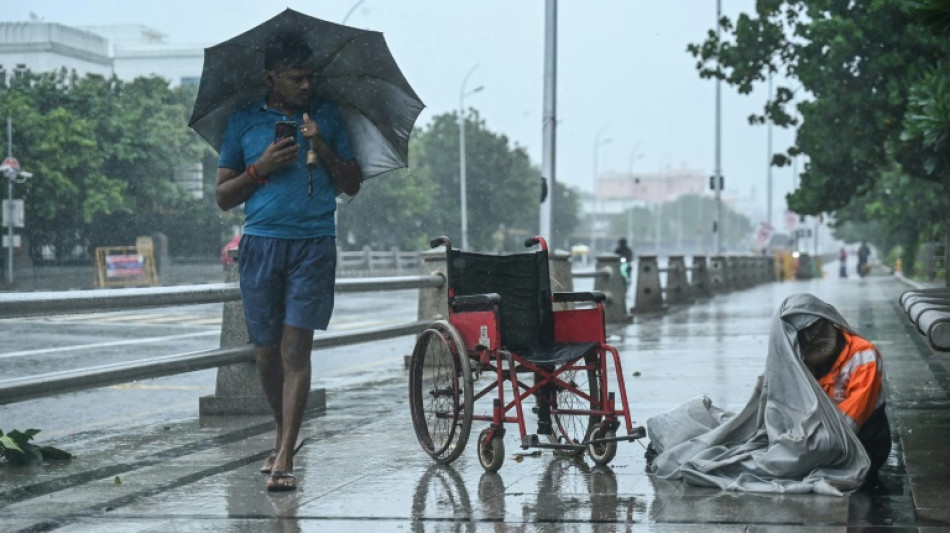 Cierran escuelas en el sur de India ante la llegada de la tormenta tropical Fengal