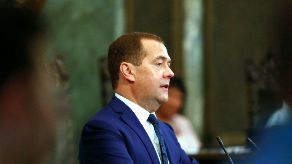 Medvedev, 'l'Occidente ha deciso di eliminare Zelensky'