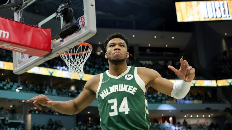 NBA: Milwaukee et Golden State passent le premier tour des play-offs