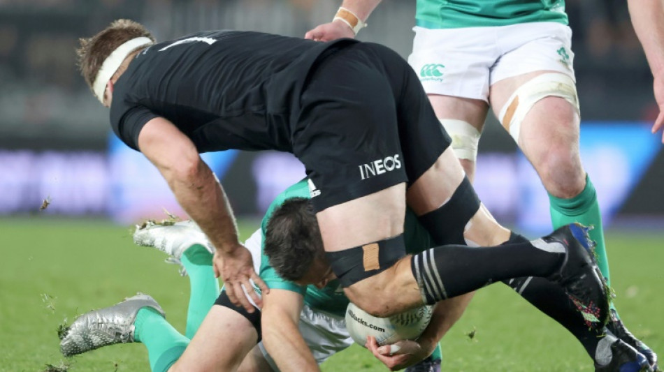 World Rugby clarifies concussion process after Sexton selection