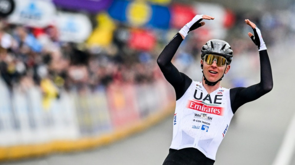 Tour des Flandres: Pogacar, intouchable, entre un peu plus dans la légende