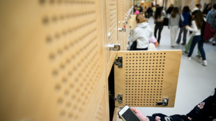 "Pause numérique": dans ce collège de Lorient, le portable reste au casier depuis 2022