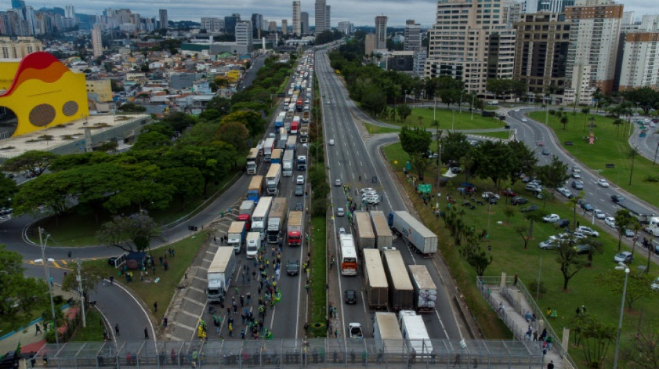 Miles de bolsonaristas piden una intervención militar en Brasil ante el triunfo de Lula