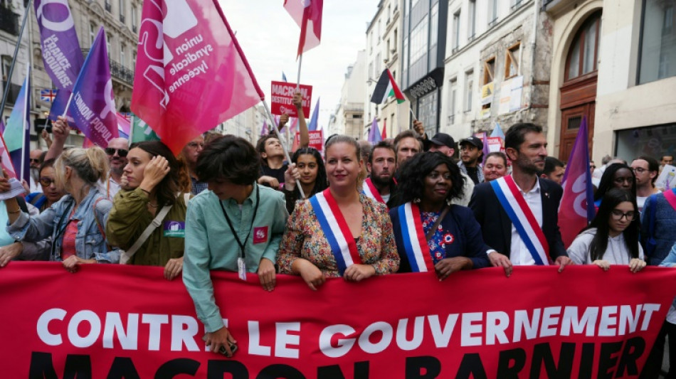 Tausende protestieren in Paris gegen rechts-dominierte "Regierung Macron-Barnier"