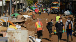 Um operário morre no desabamento do teto de escola afetada por cheias em Valência