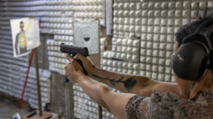 Mulheres israelenses correm para comprar armas depois de 7 de outubro