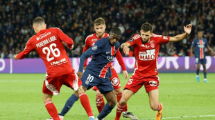 Ligue 1: quatrième victoire pour Paris, leader devant l'OM 