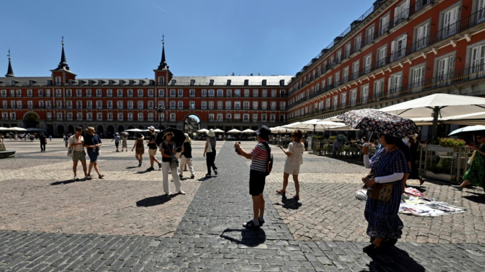 España recibió un récord de 85,1 millones de turistas en 2023