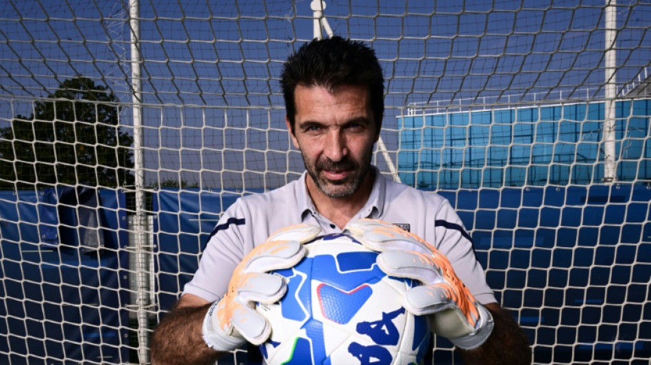 Foot: "tous les ans, Paris part pour gagner" la C1, estime Buffon (à l'AFP)