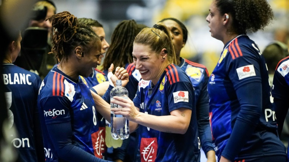 Hand: les Bleues s'entrouvrent la porte des quarts du Mondial