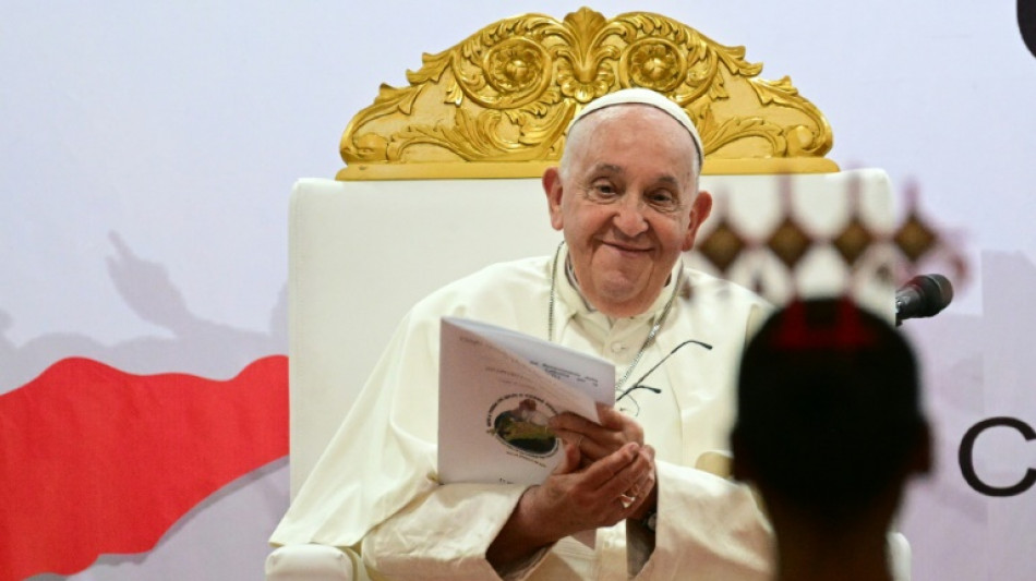 El papa parte hacia Singapur, última parada de su gira por Asia y Oceanía