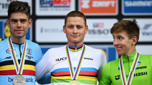 Mondiaux sur route: le triomphe de Van der Poel, acrobate et guerrier